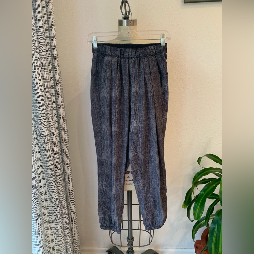 Lululemon High Waisted Jogger